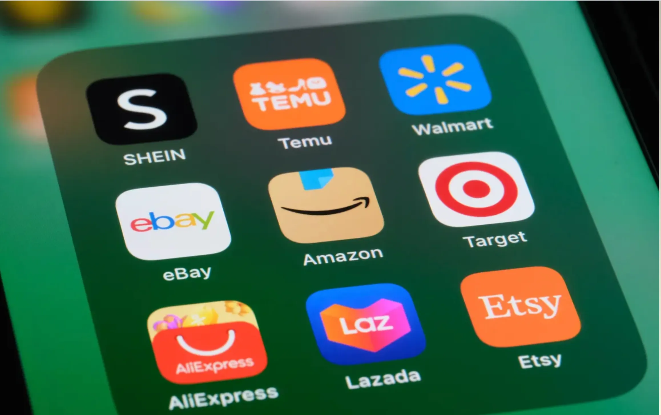 imagen parcial de la pantalla de un celular con los iconos de tmarketplaces