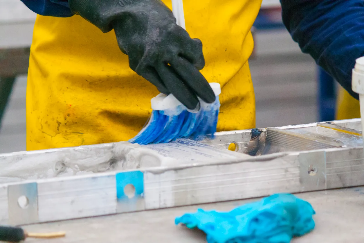 Aleación de aluminio del núcleo en proceso de limpieza