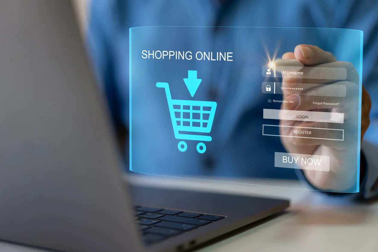 Persona con compras de moda onlin