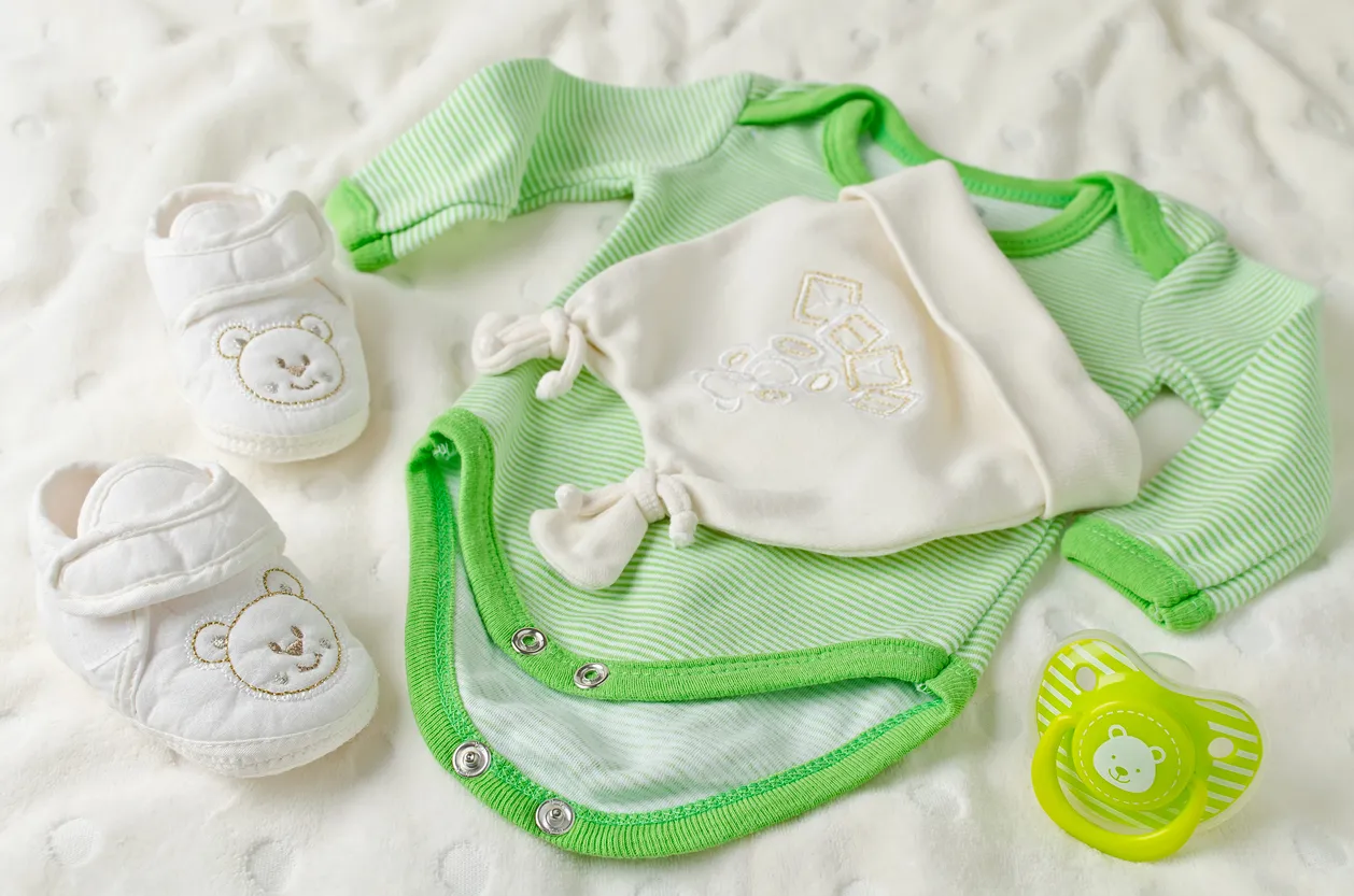 Ropa de bebé recién nacido. Kit básico para bebé
