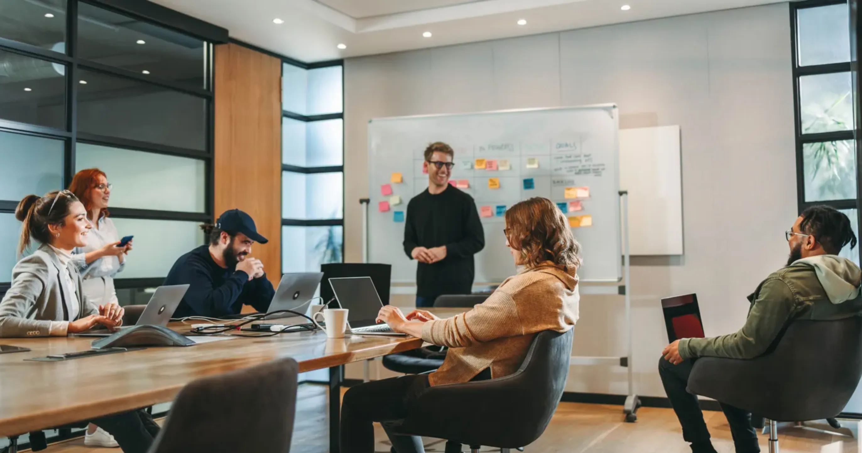 Grupo de personas en una oficina