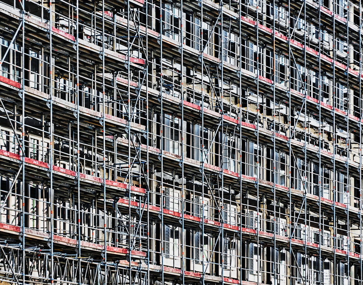 Andamios Metálicos en Fachadas de Edificios, Mantenimiento Exterior, Estructuras Arquitectónicas, Urbanismo