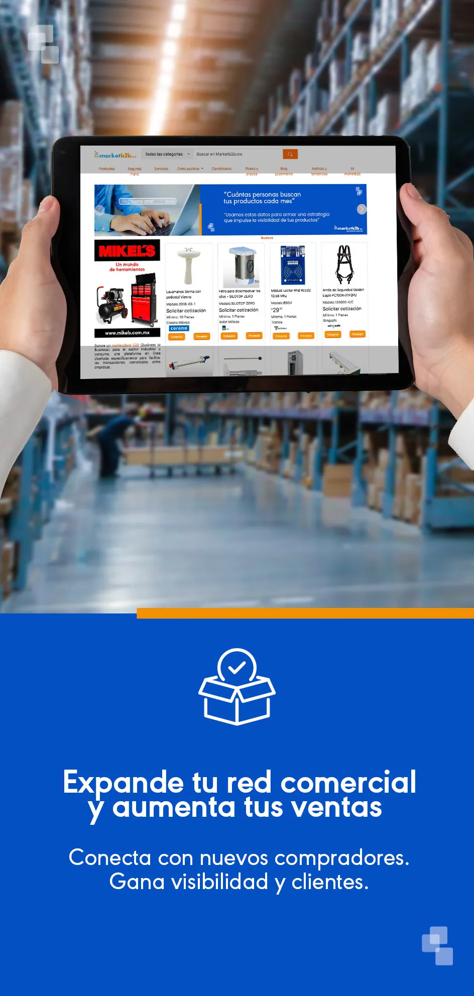 persona sosteniendo una tablet con la imagen de un producto en marketb2b