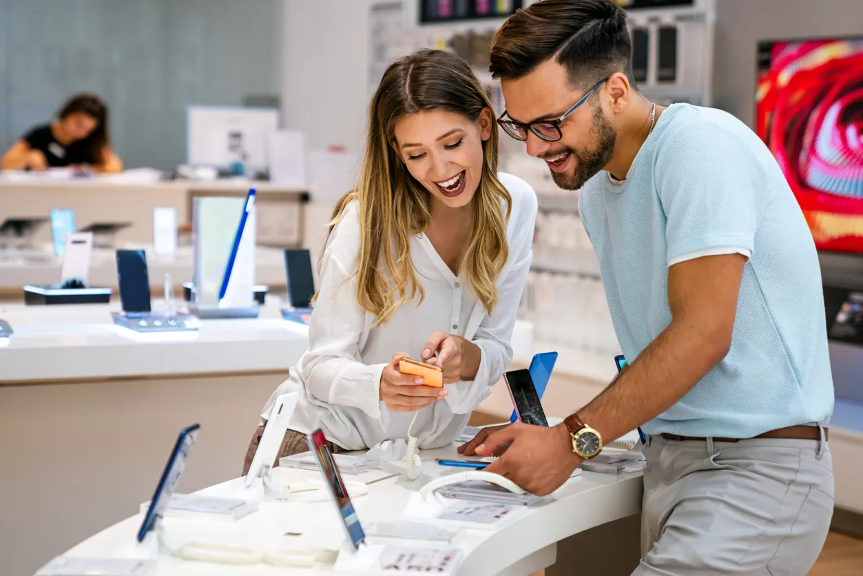 En mARKET b2B te ayudamos a como comprar tu celular de gama media