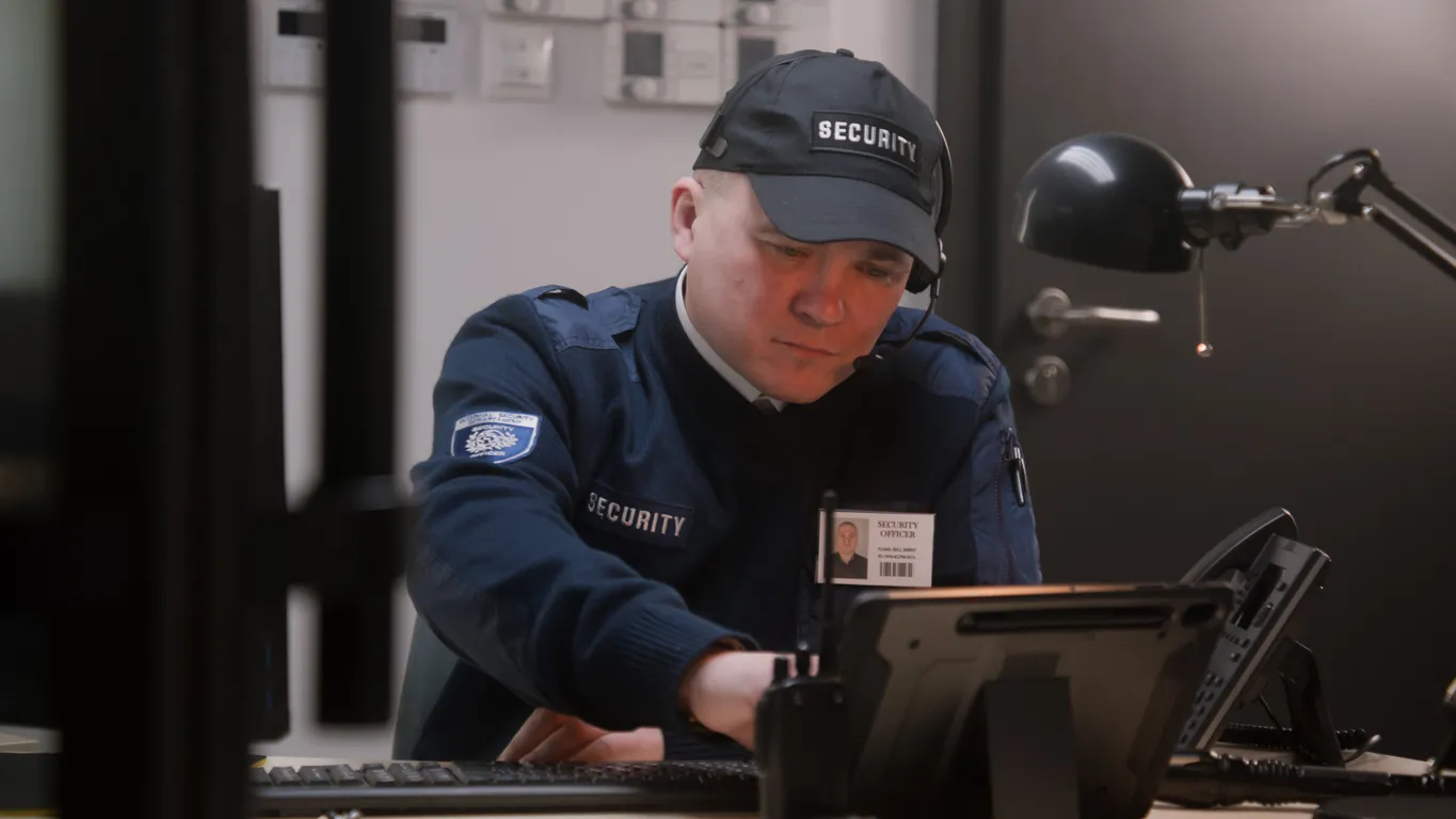 Guardia de seguridad: funciones, tipos de servicio y cómo elegir el esquema correcto