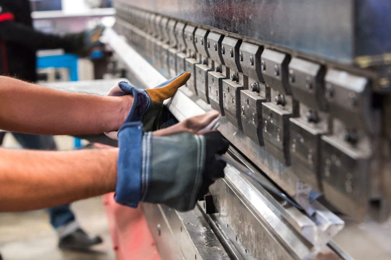 Dobladoras hidráulicas vs mecánicas