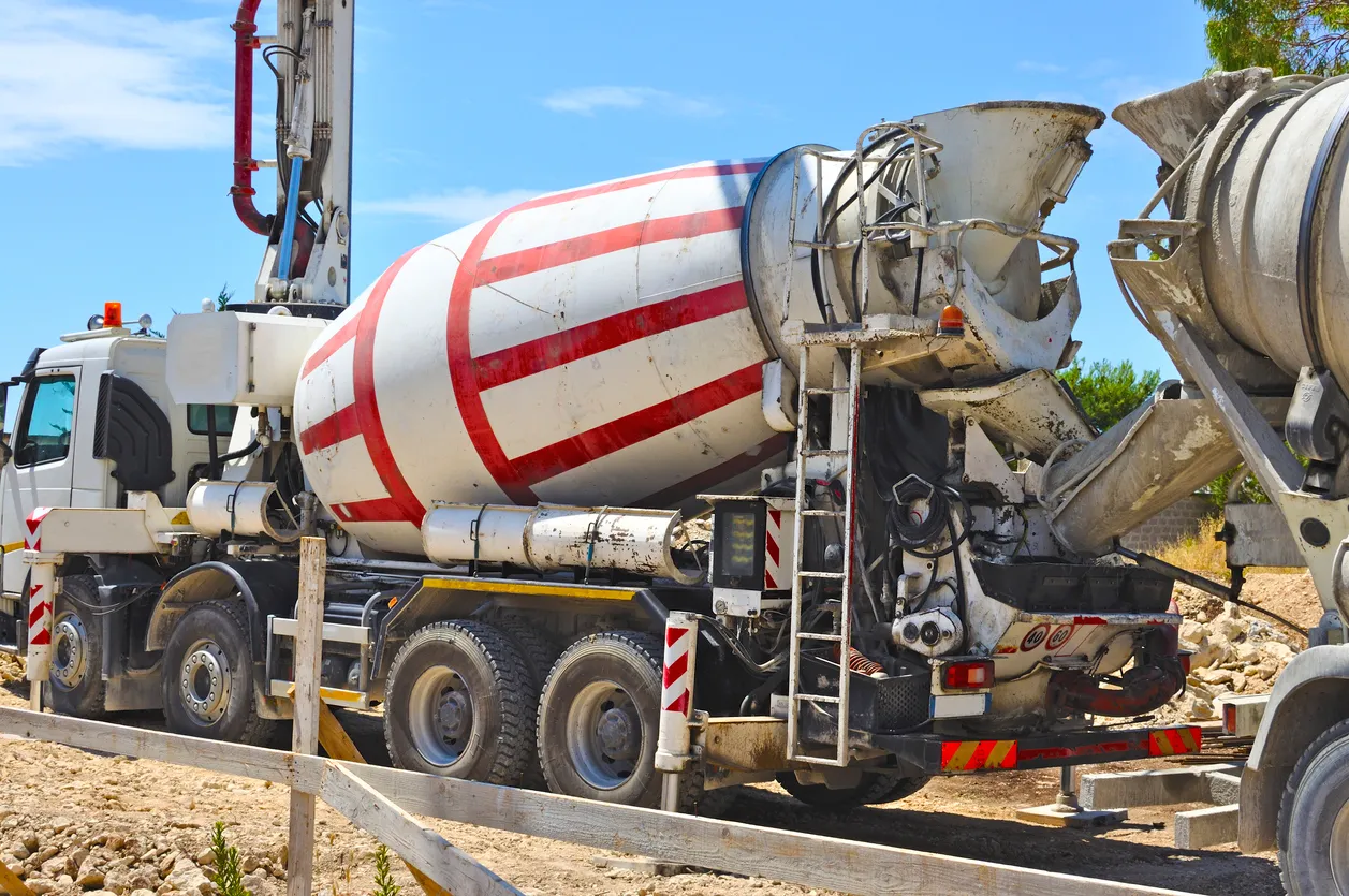 Precio de trompo de cemento: costos por viaje, por m³ y factores que lo cambian