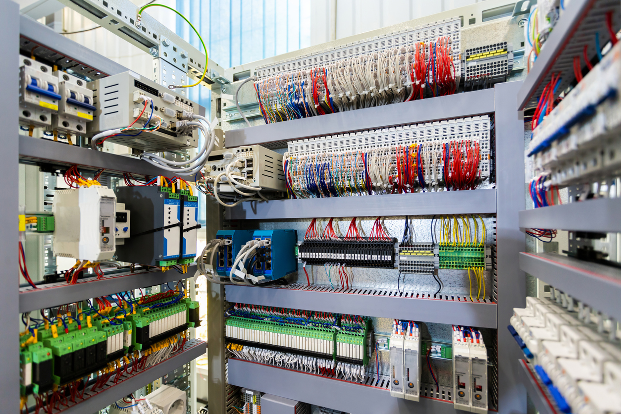 Programas para PLC: software y herramientas para programar controladores