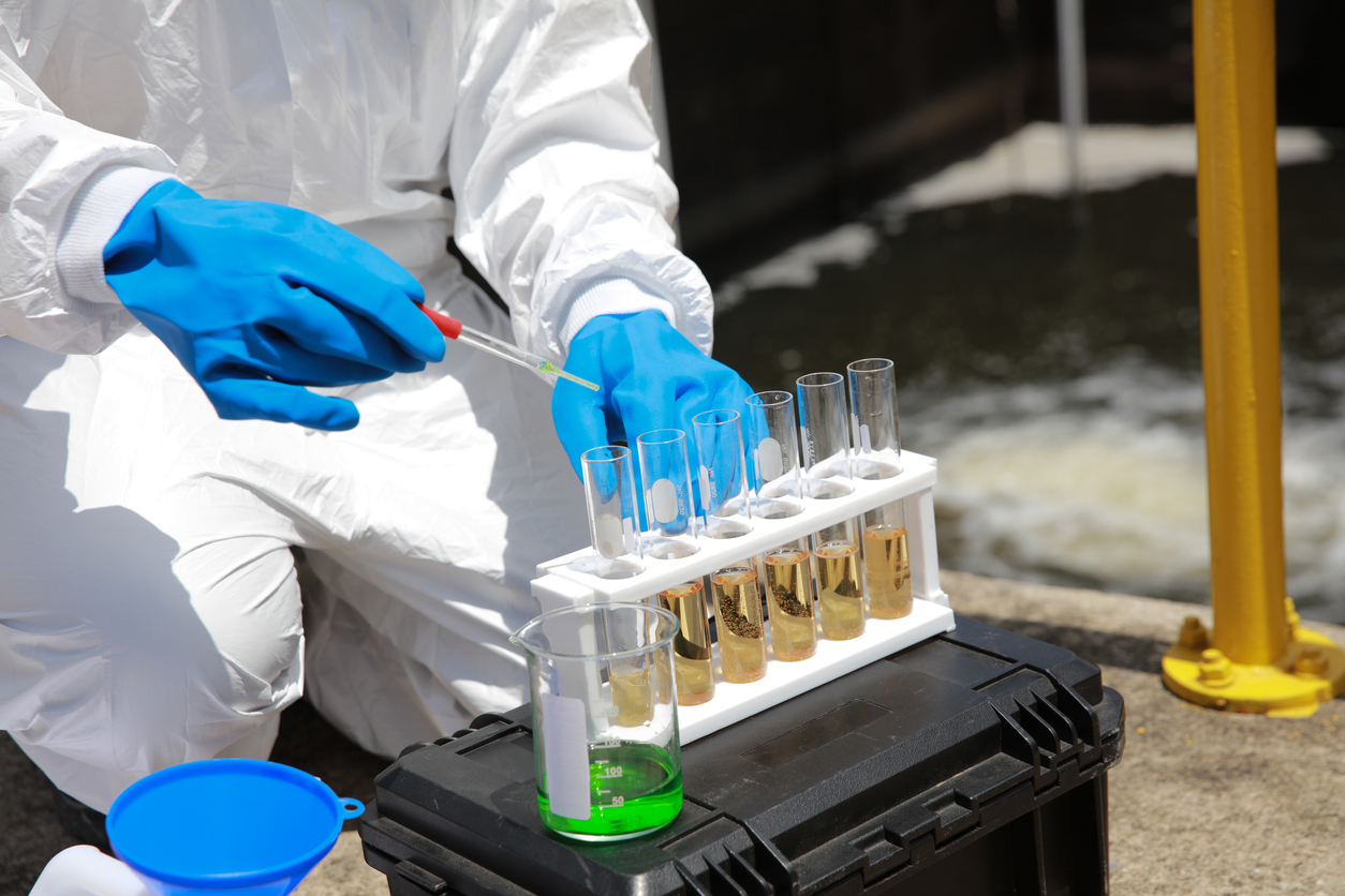 Determinación de la dureza del agua: método EDTA y cálculo de dureza total en ppm