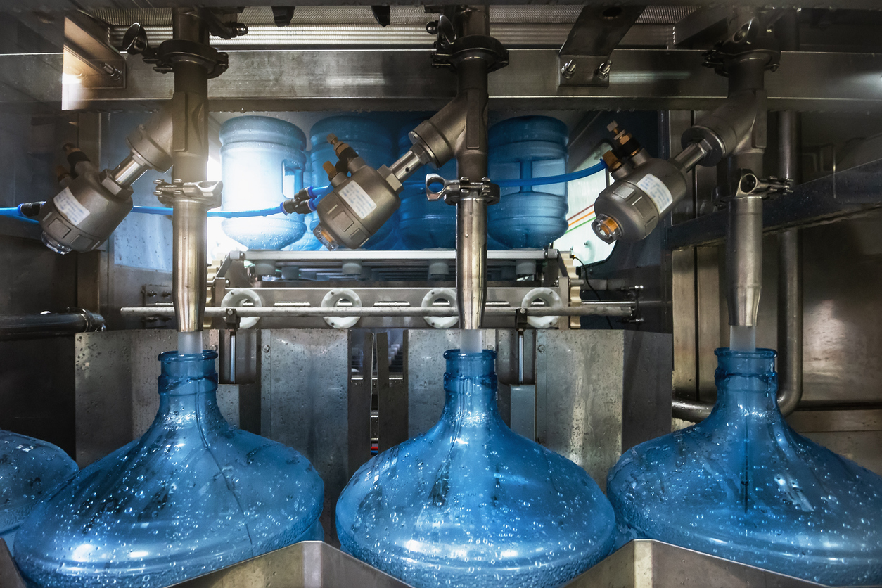 Llenado de agua purificada: proceso higiénico para garrafones y puntos críticos