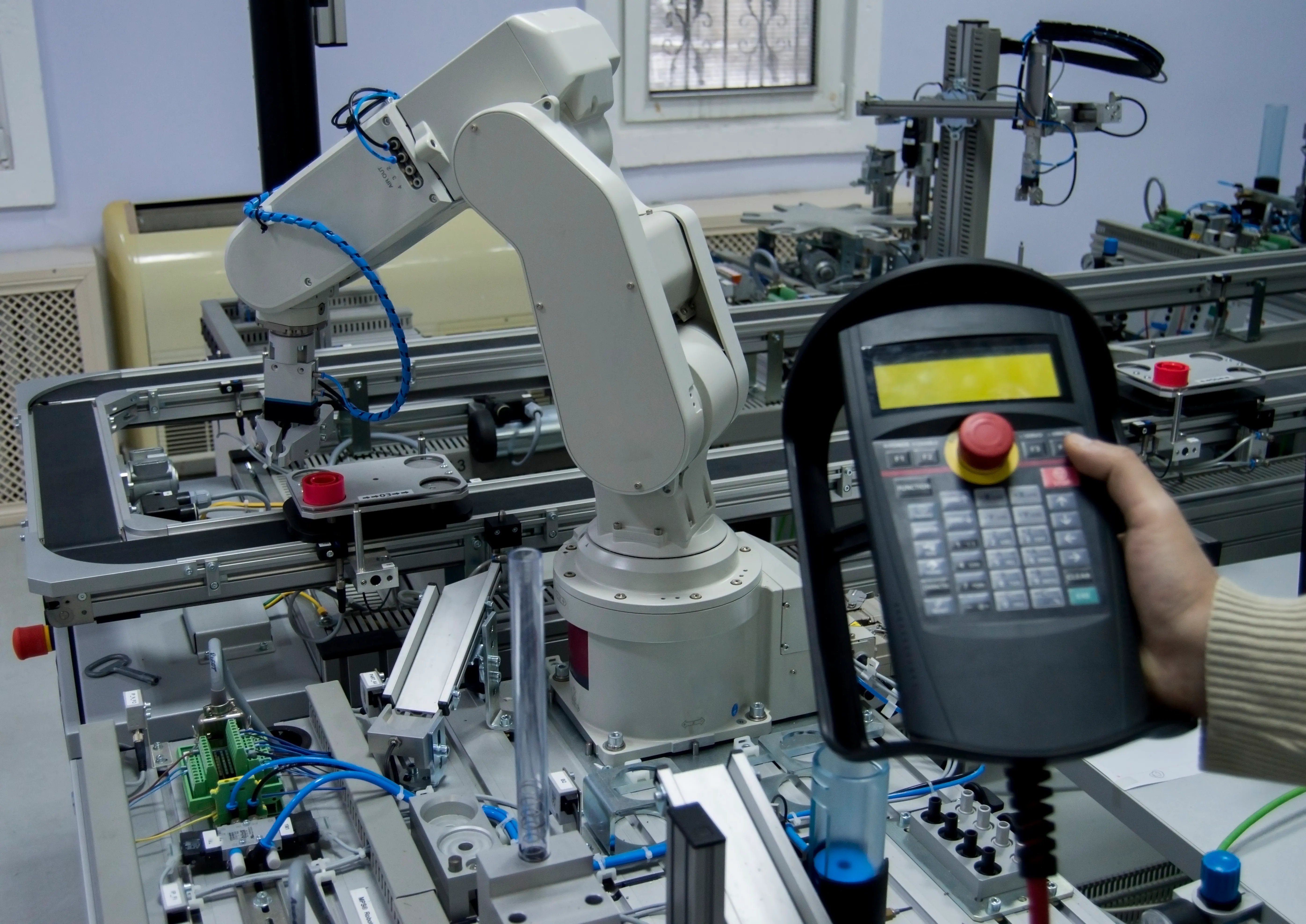 Automatización industrial: impulsa productividad, calidad y seguridad en tu planta