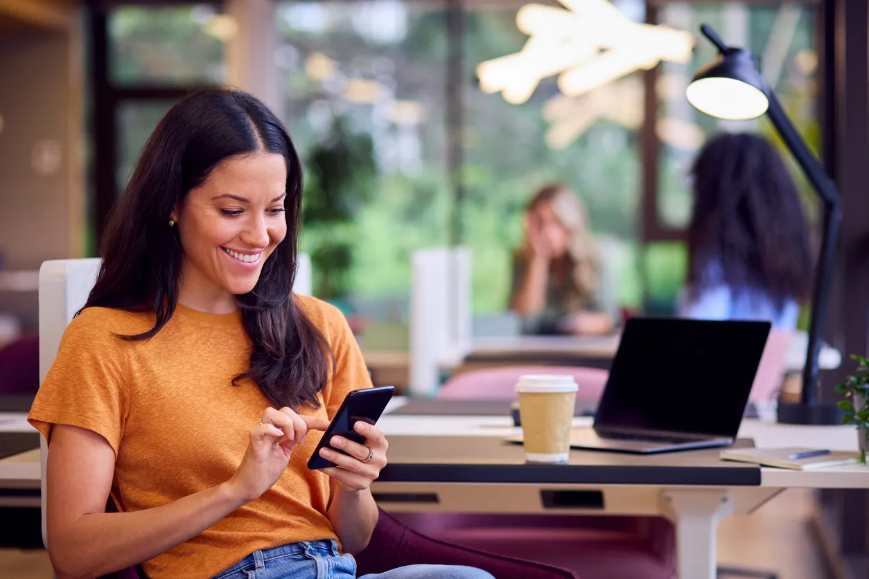 Celulares de gama media baratos: cómo elegir el mejor por tu presupuesto