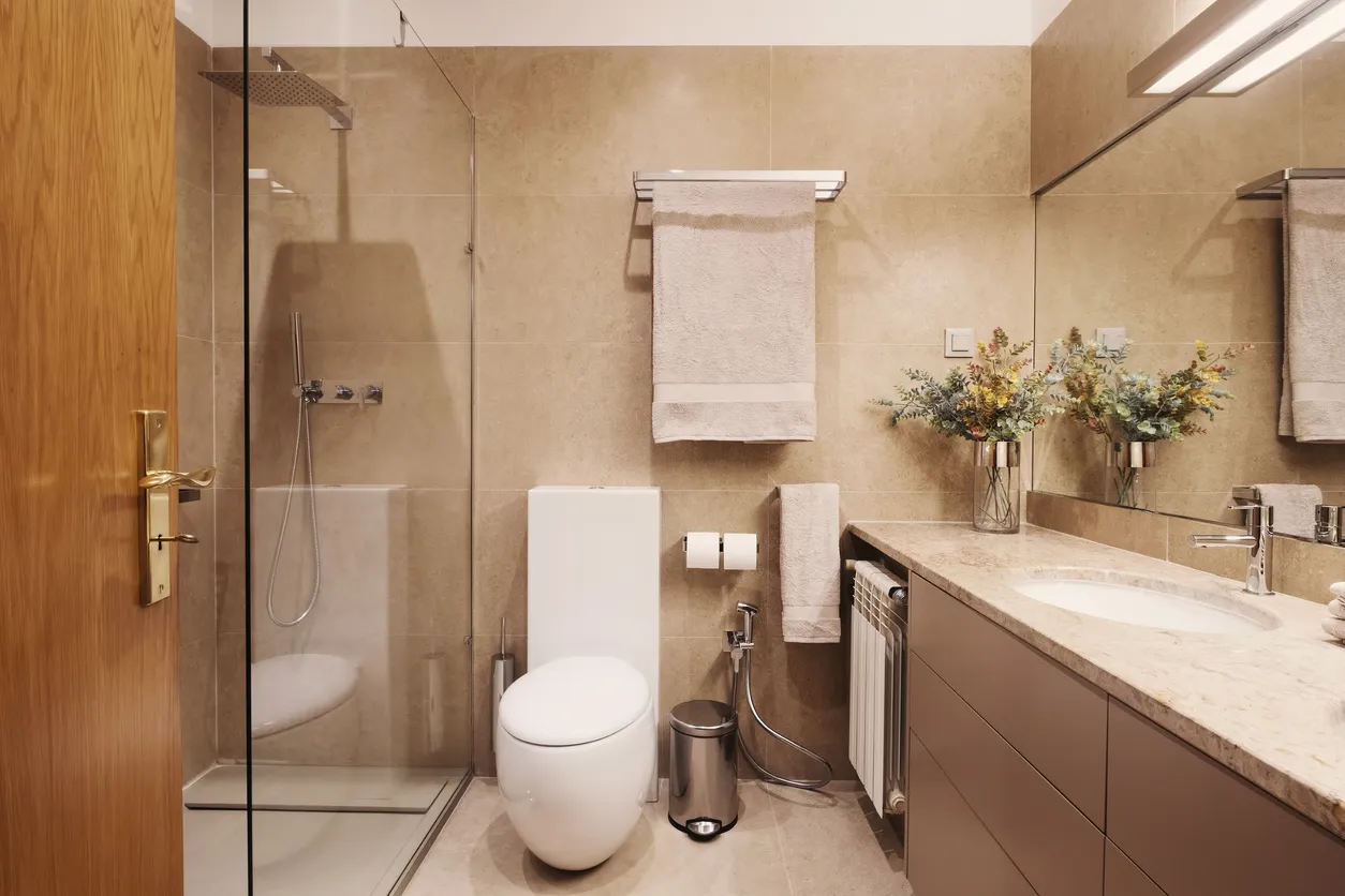 Cómo decorar un lavabo pequeño moderno: ideas prácticas y funcionales