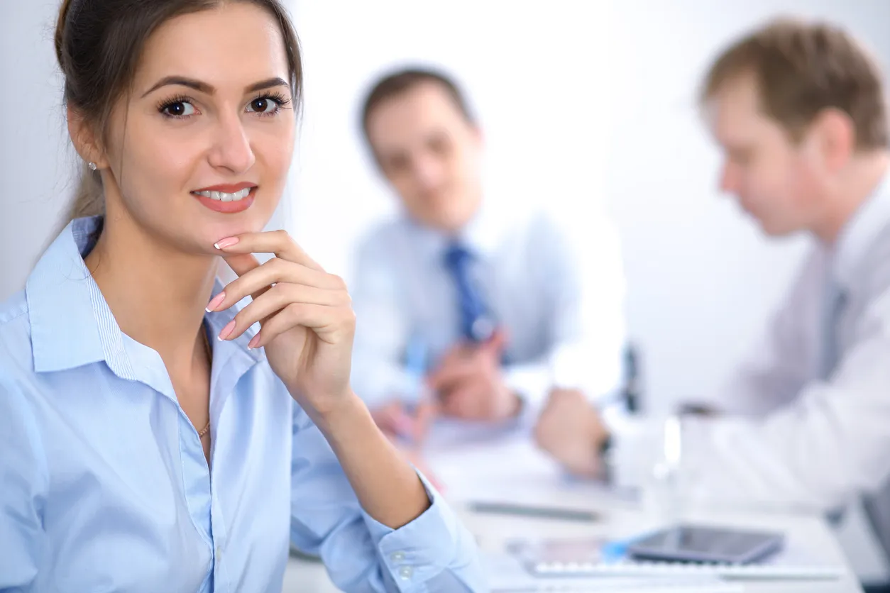 Cluster de contenido de uniformes empresariales y corporativos para empresas en México