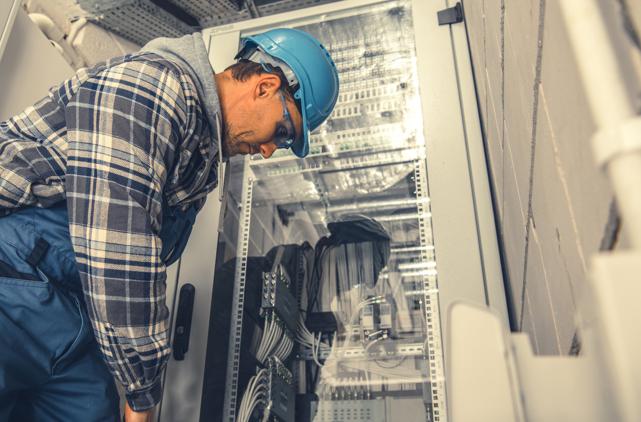 Mantenimiento preventivo de gabinetes eléctricos
