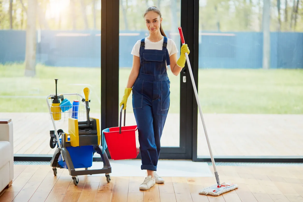 Busco chica para limpieza: acuerdos claros, tareas y frecuencia para un servicio sin malentendidos