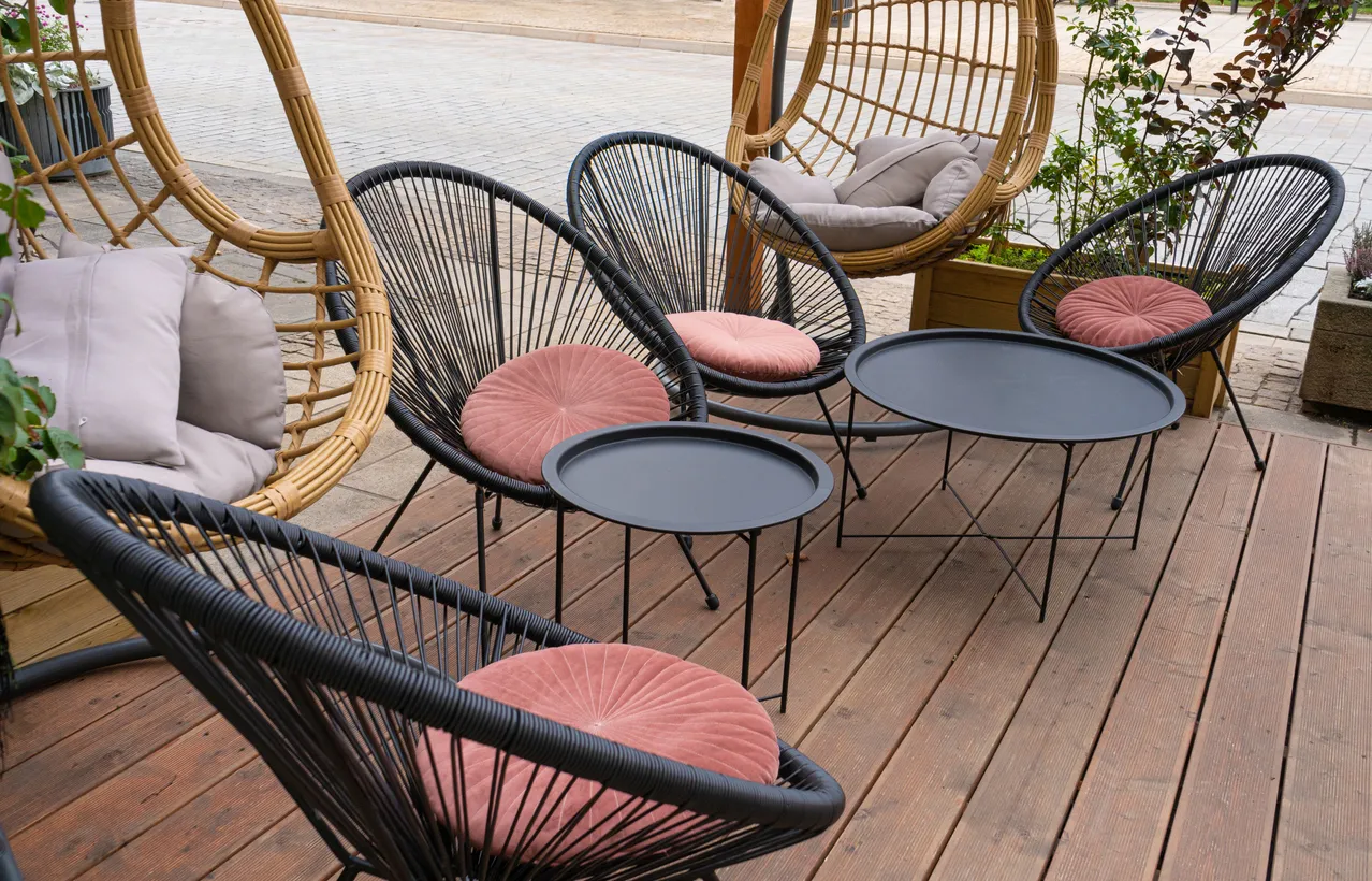 Mecedoras de herrería para jardín: guía para elegir resistencia, acabado y confort