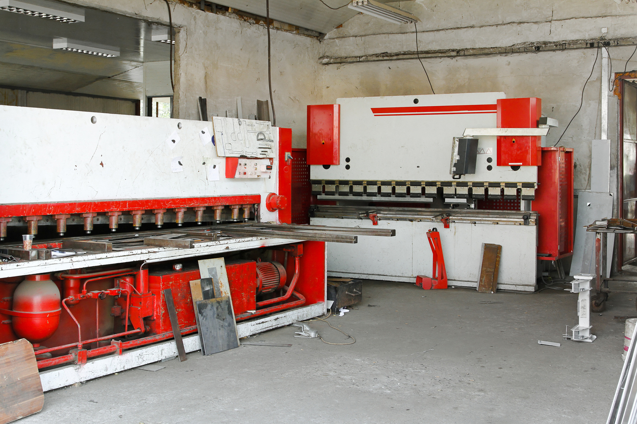 Dobladora ASTEEL 160/3200 usada: características y capacidad de 160 toneladas