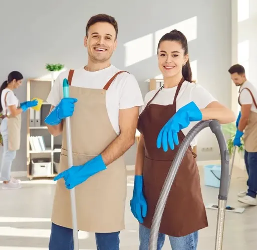 Personal de limpieza para oficinas, naves industriales y corporativos