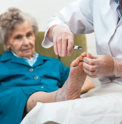 Podólogo a domicilio y podología profesional para el cuidado de tus pies