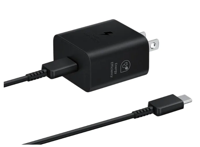 Adaptador Samsung Original 45W Tipo C con Cable color negro vista lateral de adaptador y cable