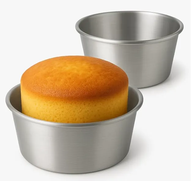 Melda 2 Moldes de Aluminio para Hornear Pastel y Flan Se muestran los dos moldes, uno con pan recien horneado